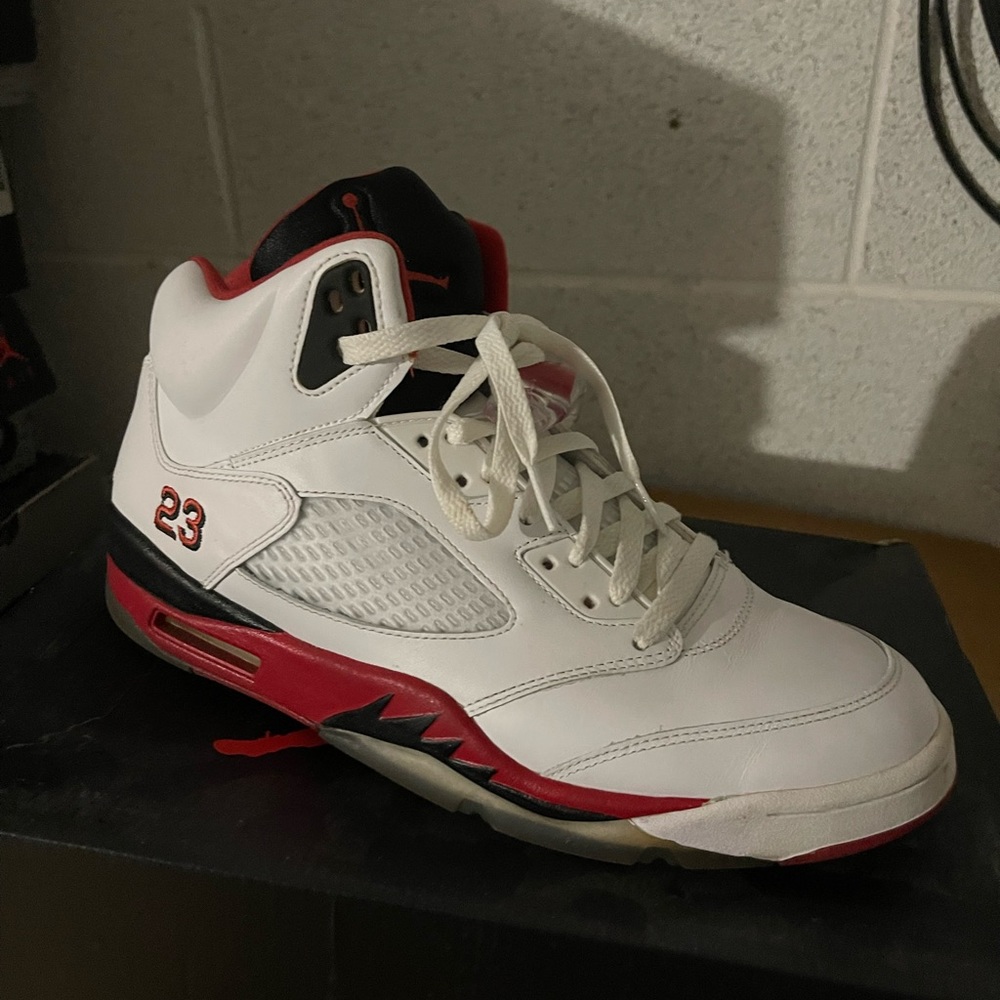 Air Jordan 5